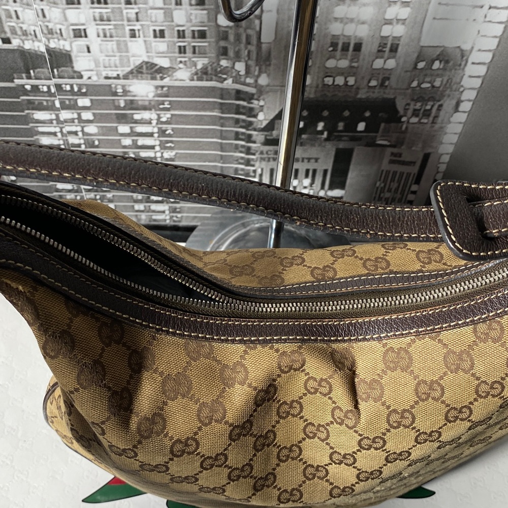 Authentic GUCCI Sherry Line Shoulder Bag - Picture 3 of 16